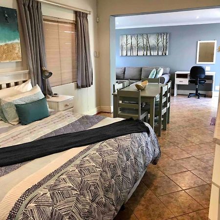 Cosy Private Cottage-Internet & Off Street Parking Port Elizabeth Bagian luar foto