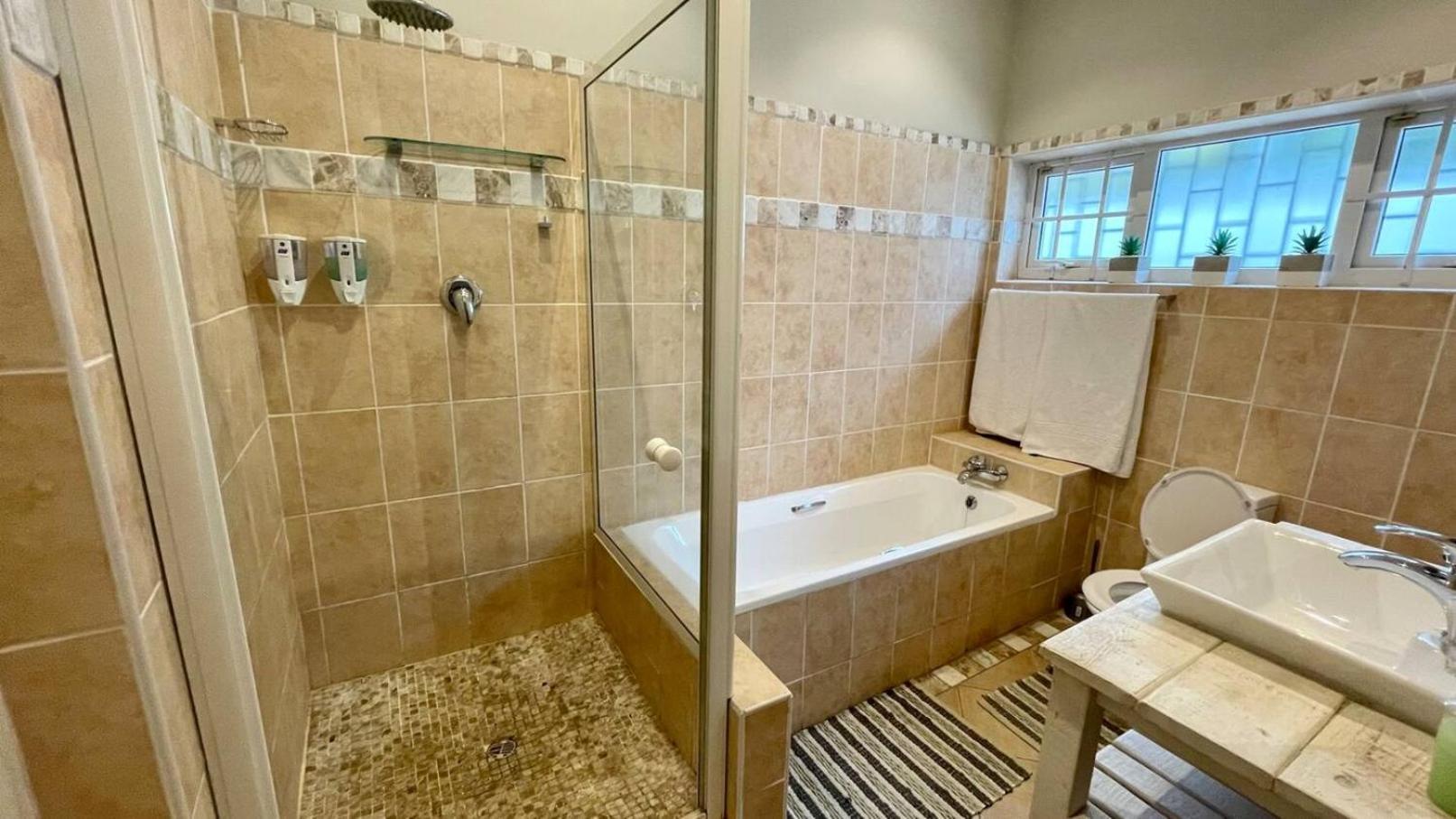 Cosy Private Cottage-Internet & Off Street Parking Port Elizabeth Bagian luar foto